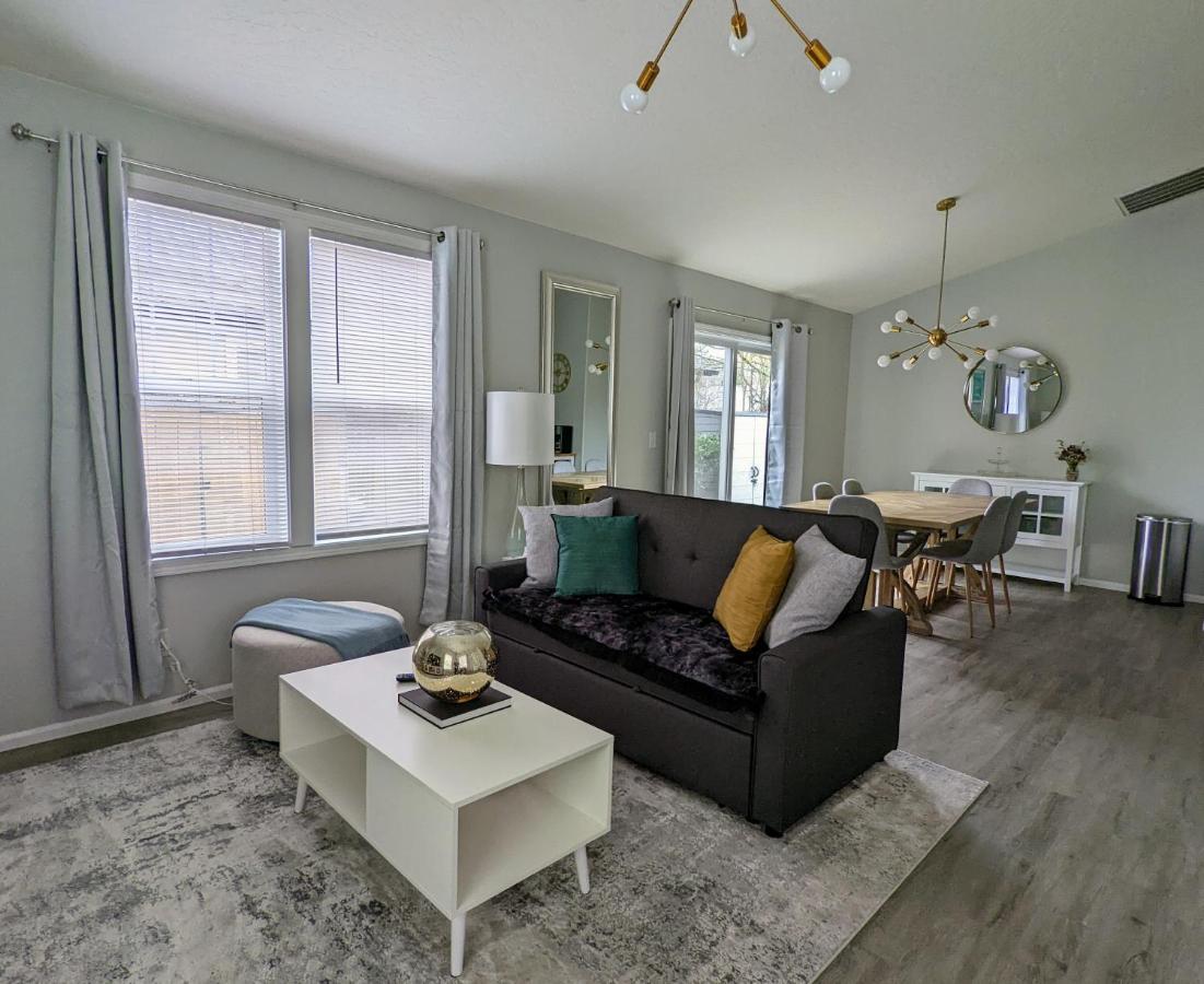 Contemporary 2-Bedroom Close To Downtown, Dining Eugene Esterno foto