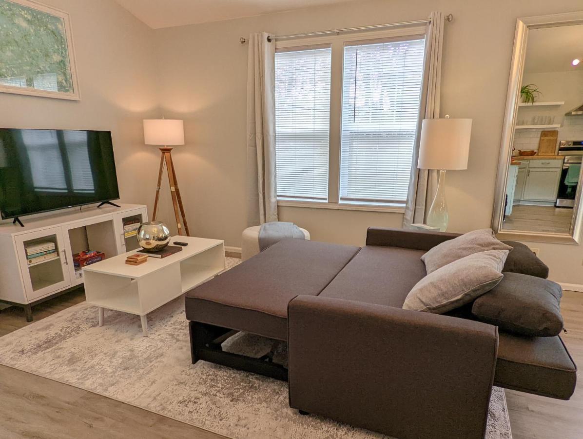Contemporary 2-Bedroom Close To Downtown, Dining Eugene Esterno foto